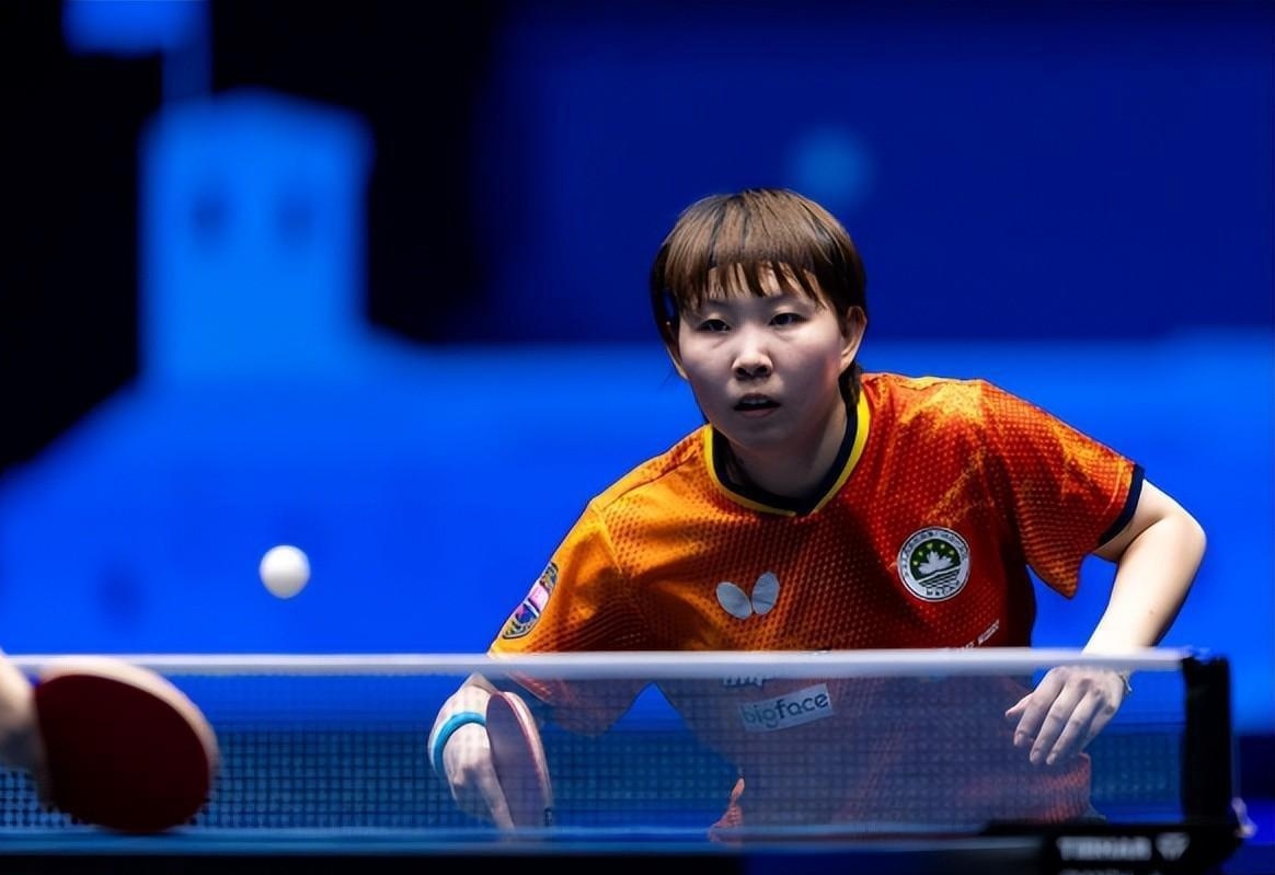 由替补与年 由替补与年